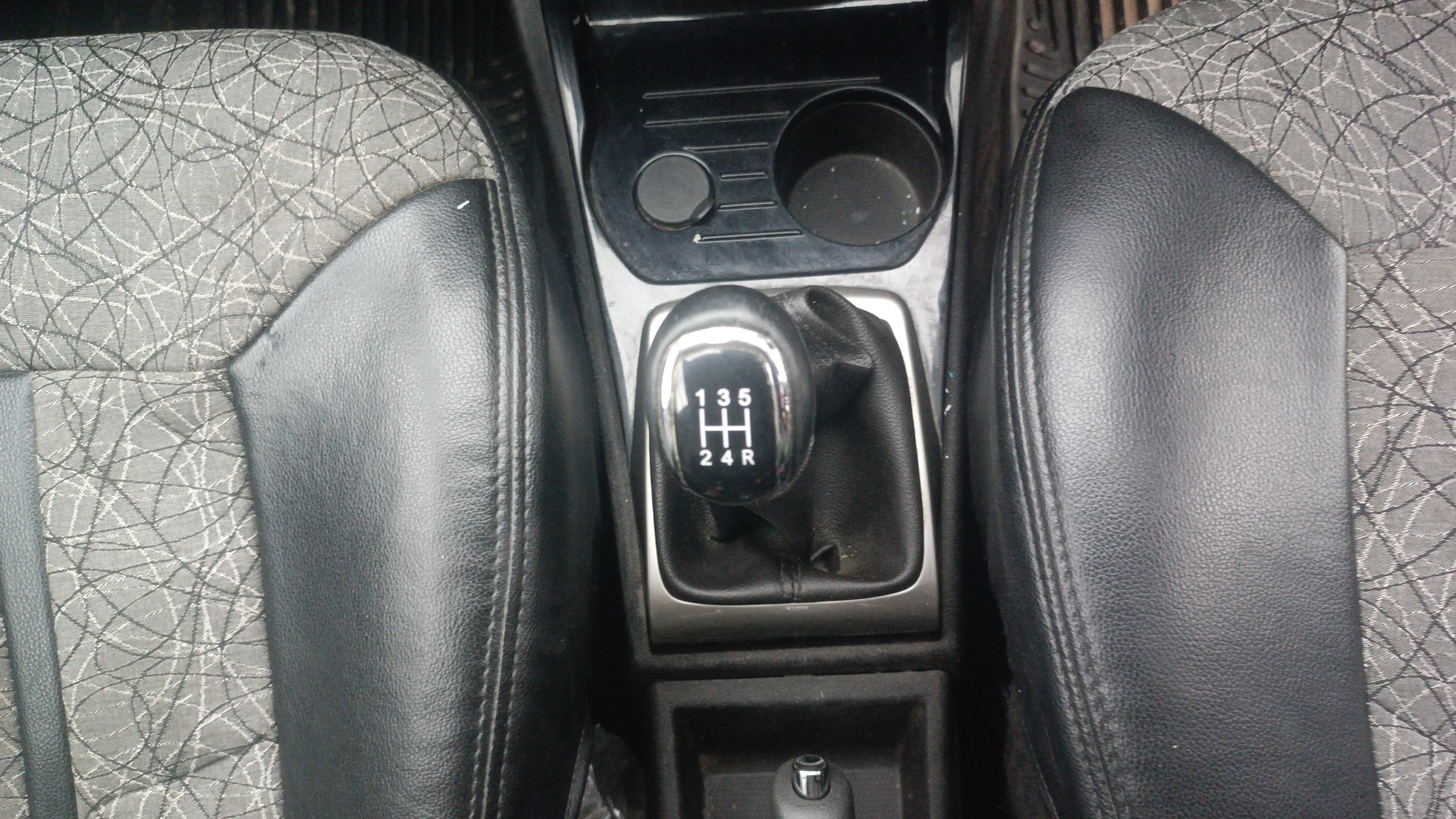 View 2015 Tata Bolt XE Quadrajet 75PS Diesel Image 40 Used 2015 Tata Bolt XE Quadrajet 75PS Diesel Image 40