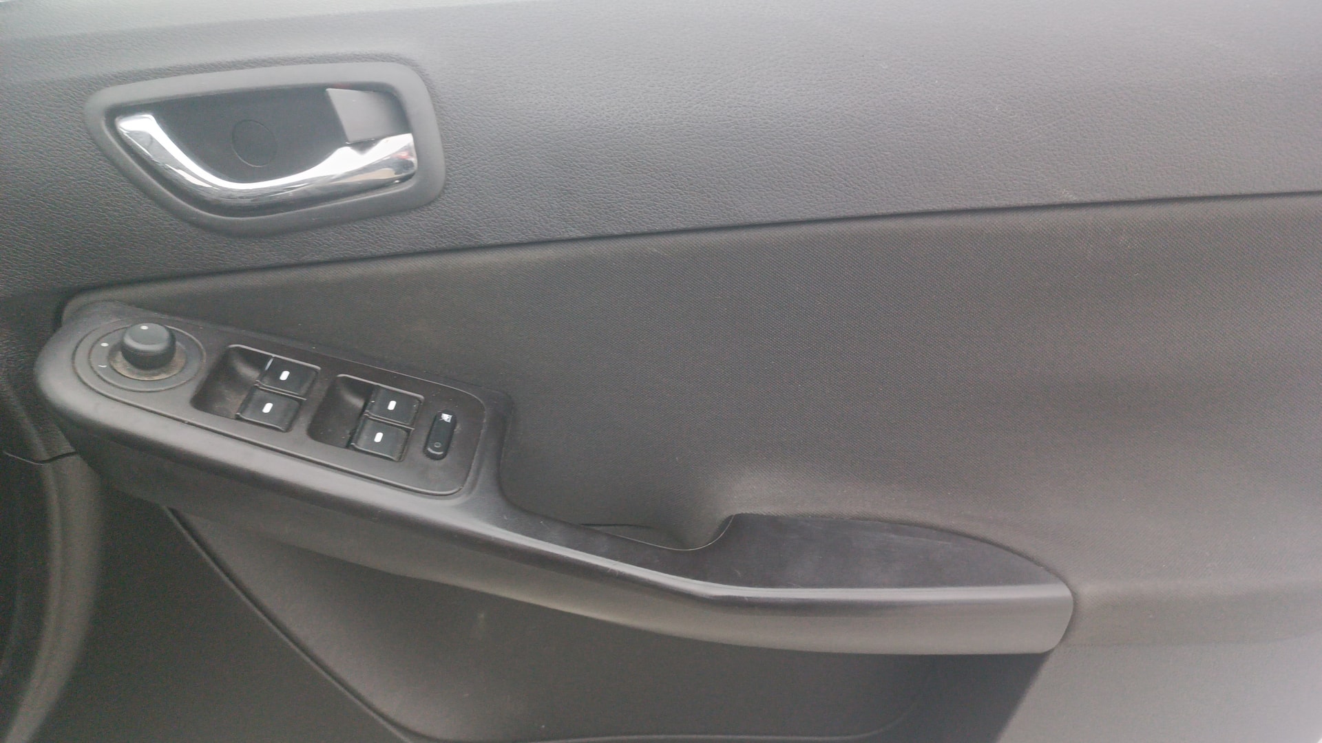 View 2015 Tata Bolt XE Quadrajet 75PS Diesel Image 38 Used 2015 Tata Bolt XE Quadrajet 75PS Diesel Image 38