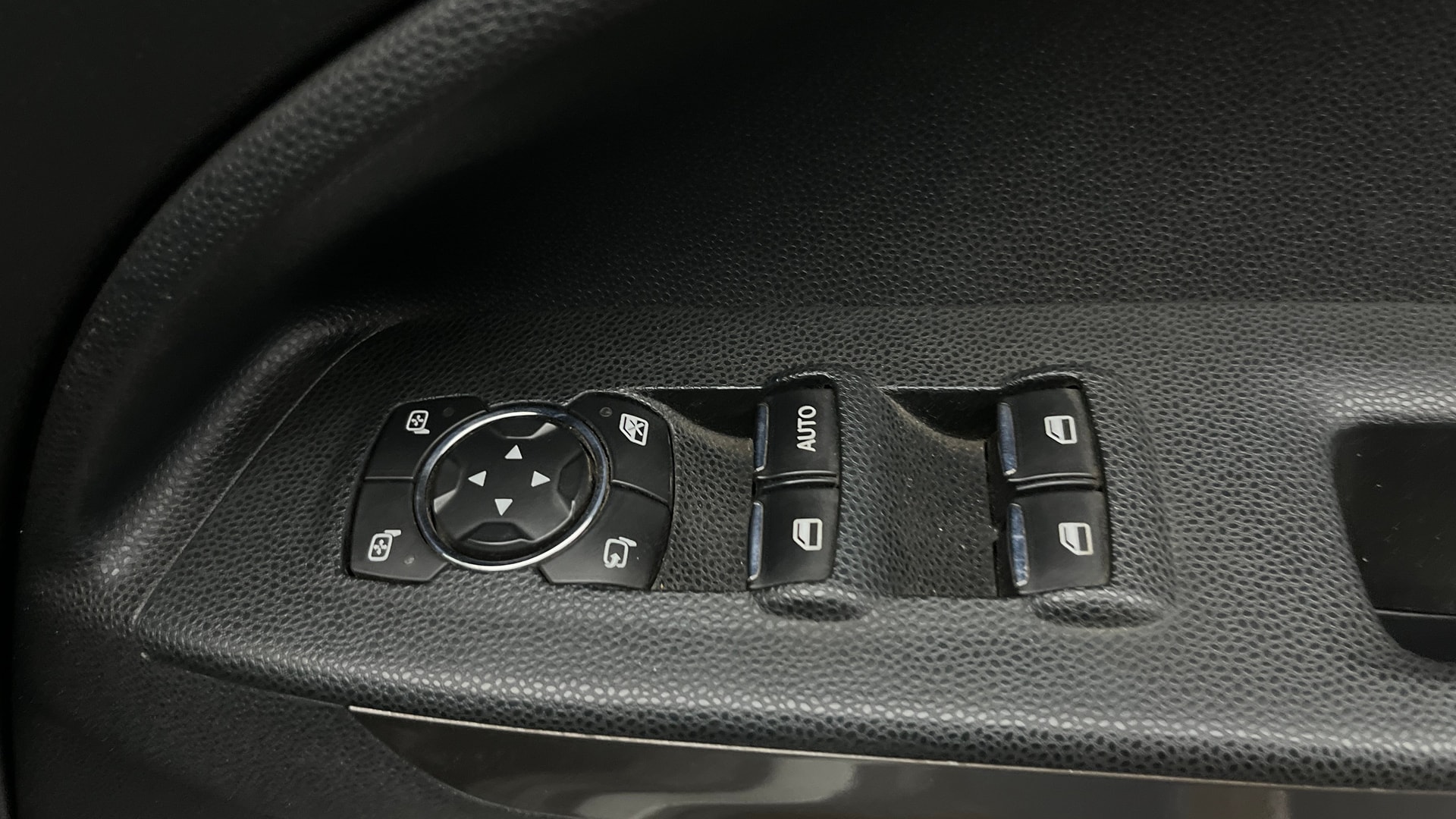 View 2019 Ford EcoSport 1.5 TDCi Diesel Ambiente BS IV Image 38 Used 2019 Ford EcoSport 1.5 TDCi Diesel Ambiente BS IV Image 38