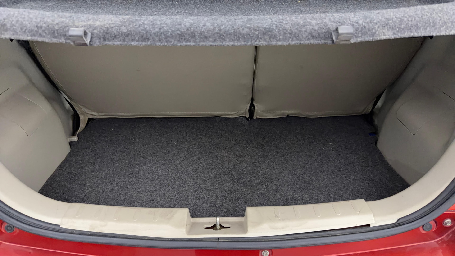 View 2019 Maruti Suzuki 1000 Base Variant Image 10 Used 2019 Maruti Suzuki 1000 Base Variant Image 10