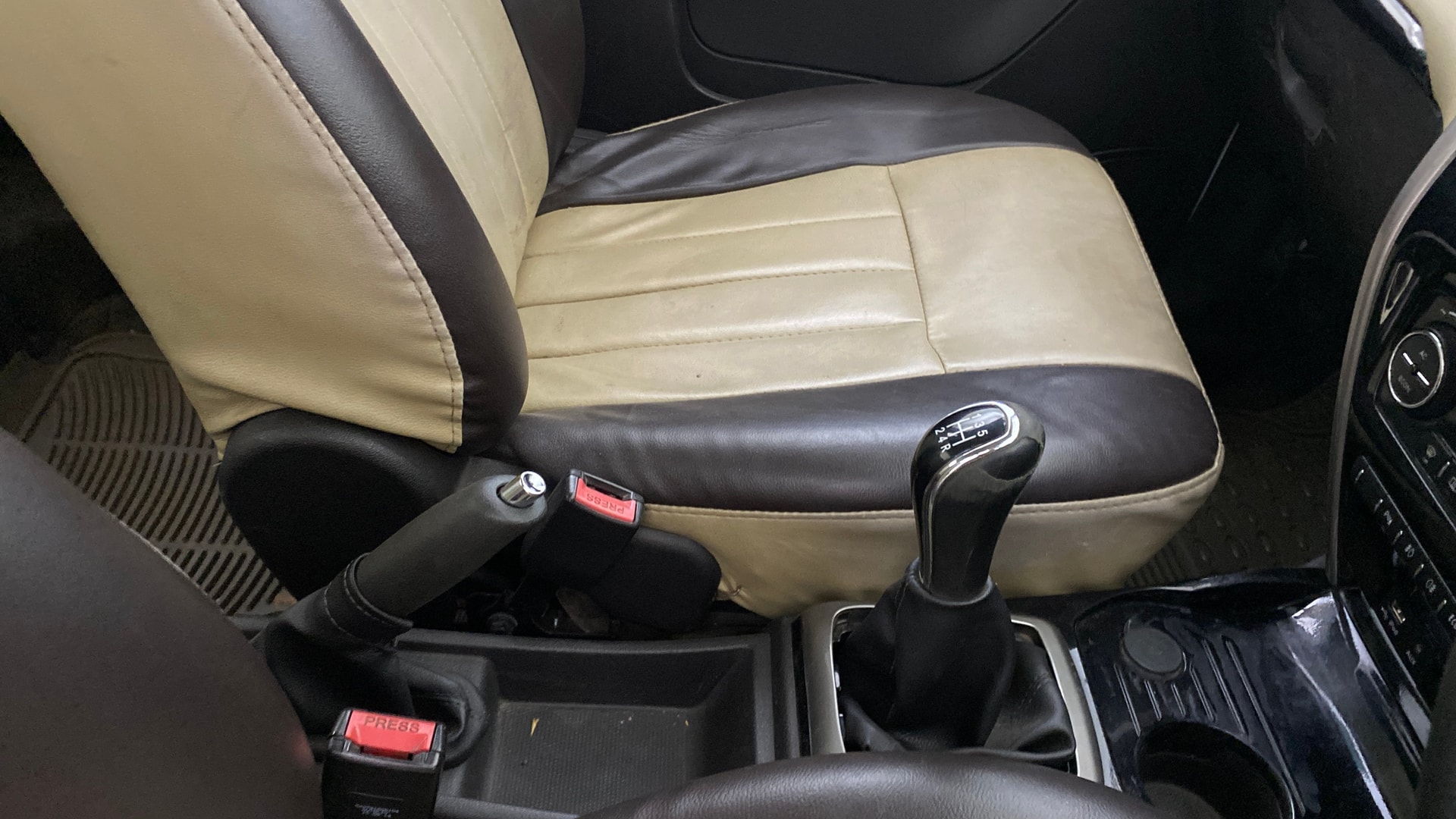 View 2014 Tata Zest XT Petrol Image 37 Used 2014 Tata Zest XT Petrol Image 37