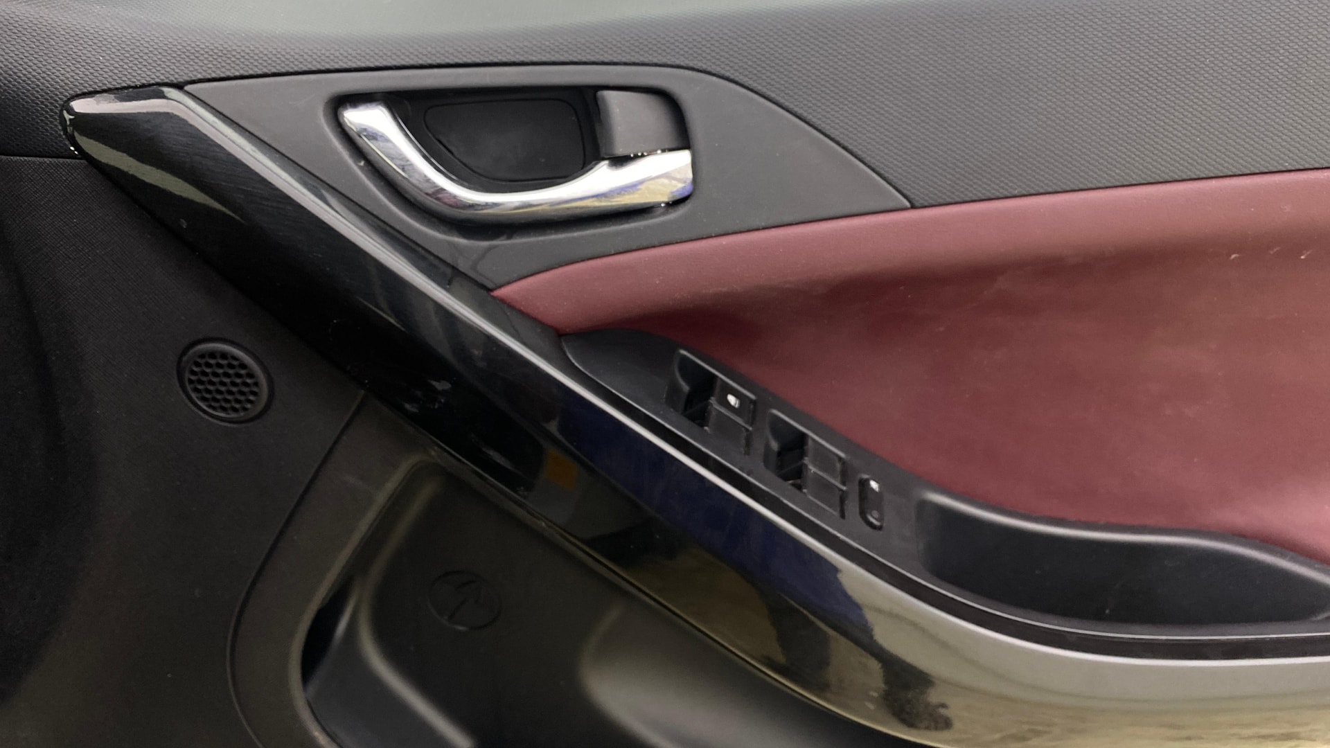 View 2025 Tata Curvv Smart 1.2 Revotron Petrol 6MT Image 39 Used 2025 Tata Curvv Smart 1.2 Revotron Petrol 6MT Image 39