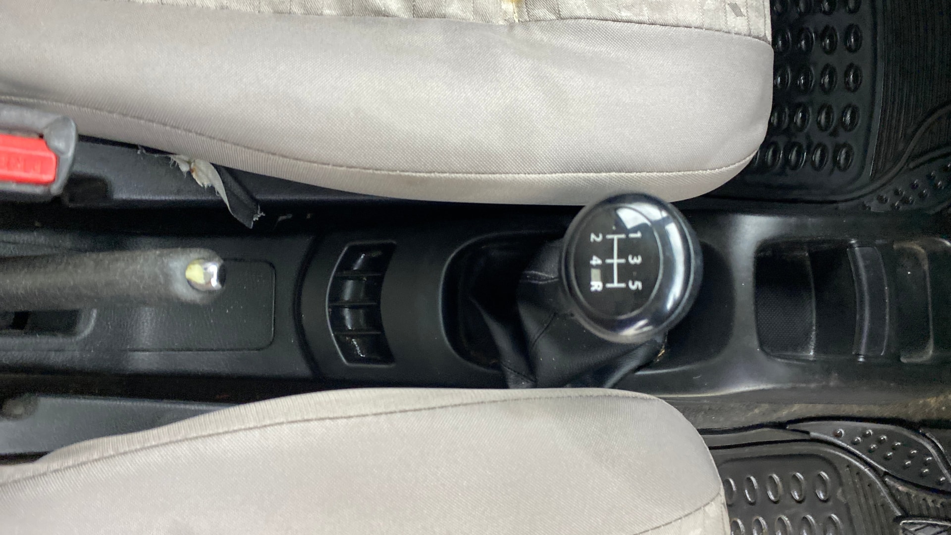 View 2015 Maruti Suzuki 1000 Base Variant Image 37 Used 2015 Maruti Suzuki 1000 Base Variant Image 37