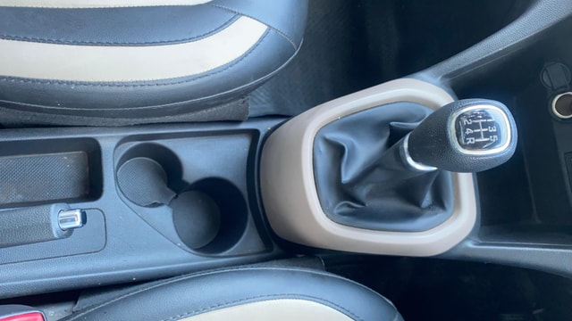 View Hyundai Grand i10 Image 40 Used Hyundai Grand i10 Image 40
