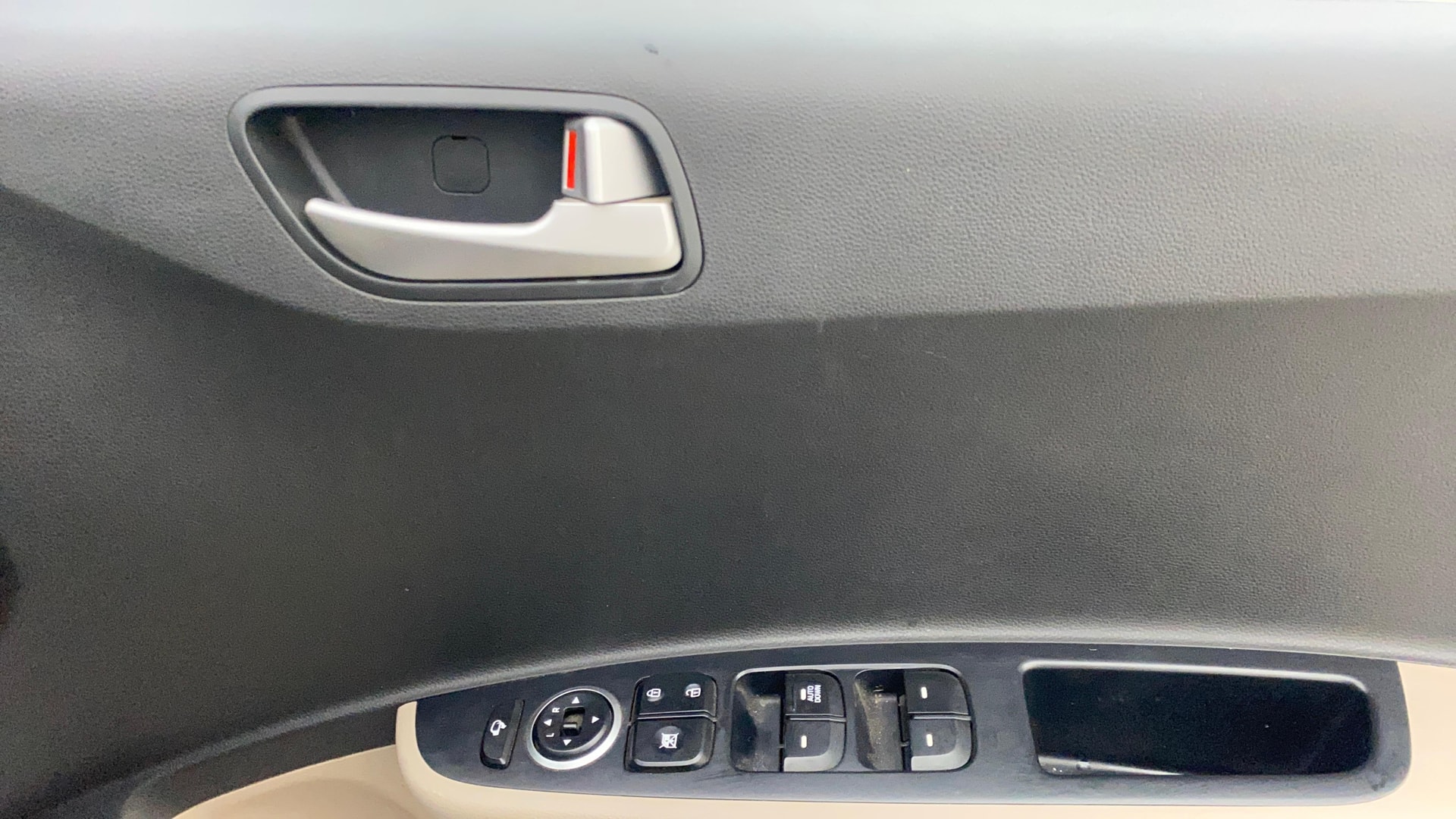 View 2014 Hyundai Grand i10 1.2 Asta Petrol Image 37 Used 2014 Hyundai Grand i10 1.2 Asta Petrol Image 37