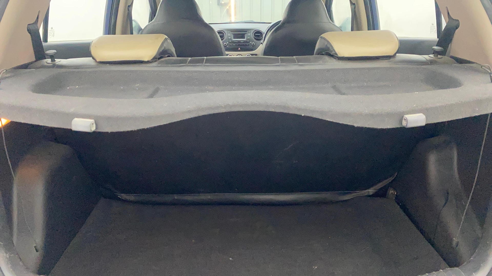 View 2014 Hyundai Grand i10 1.2 Asta Petrol Image 6 Used 2014 Hyundai Grand i10 1.2 Asta Petrol Image 6