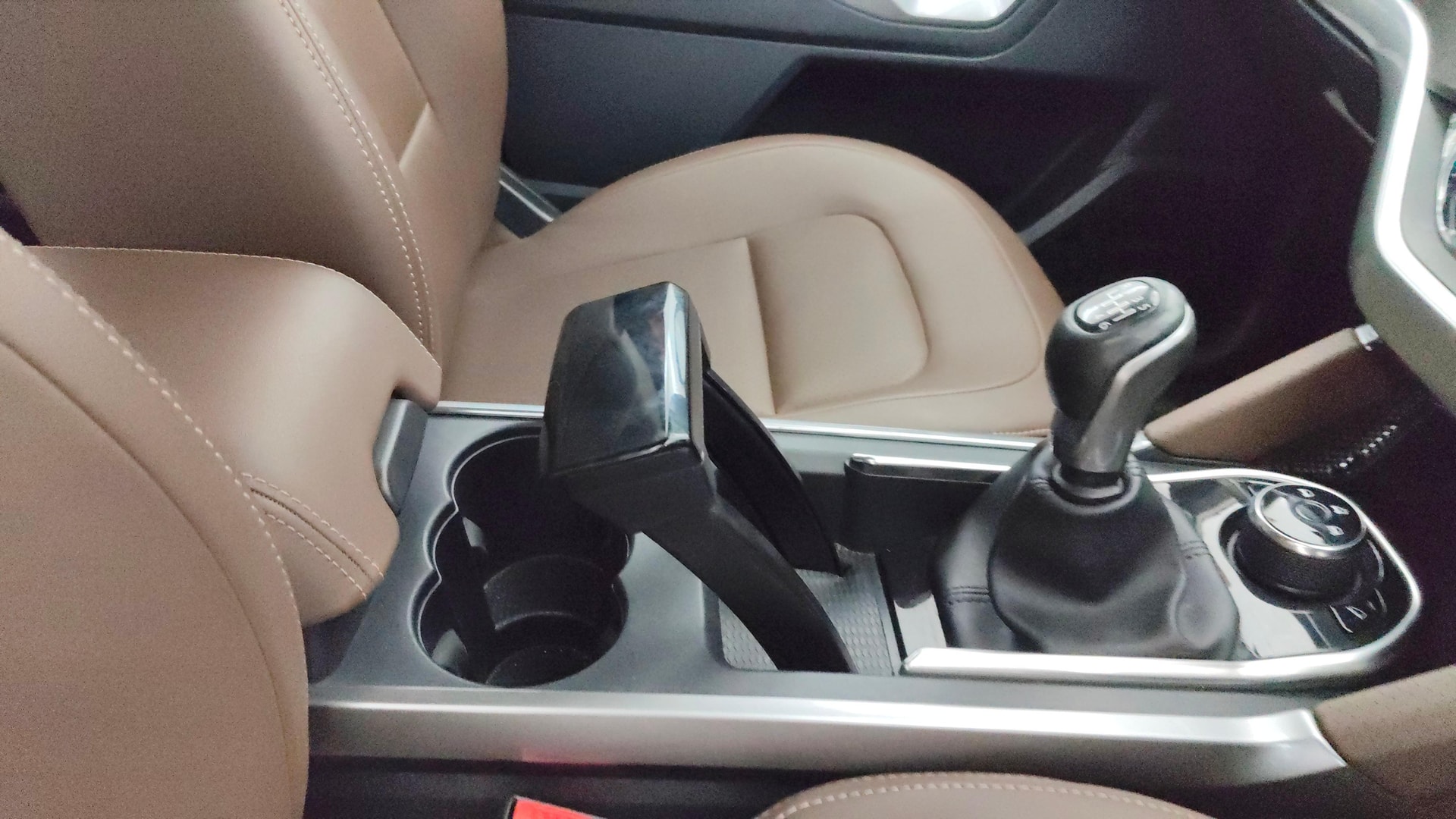 View 2019 Tata Harrier XE Image 40 Used 2019 Tata Harrier XE Image 40