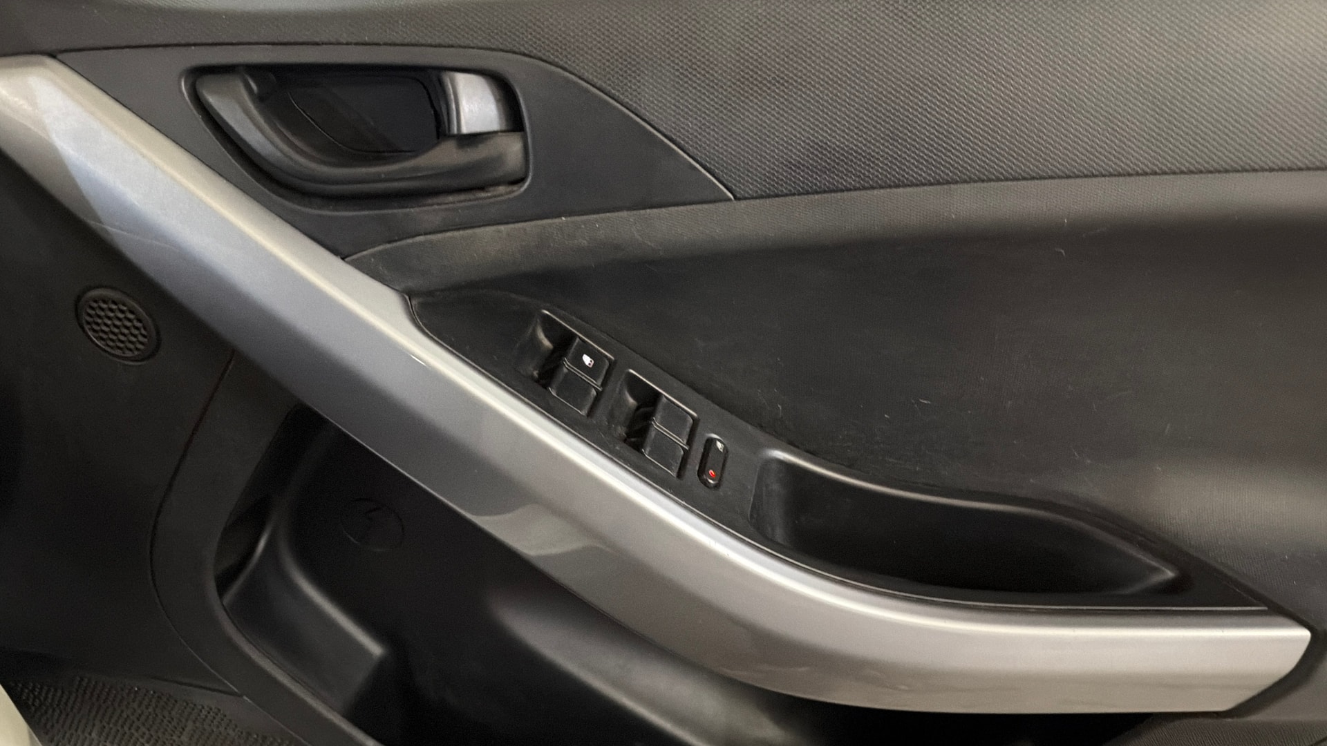 View 2020 Tata Nexon Revotron XM Image 32 Used 2020 Tata Nexon Revotron XM Image 32