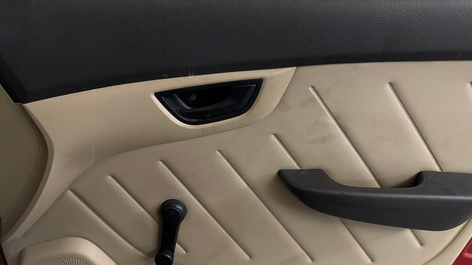 View 2015 Hyundai EON D-Lite Image 32 Used 2015 Hyundai EON D-Lite Image 32