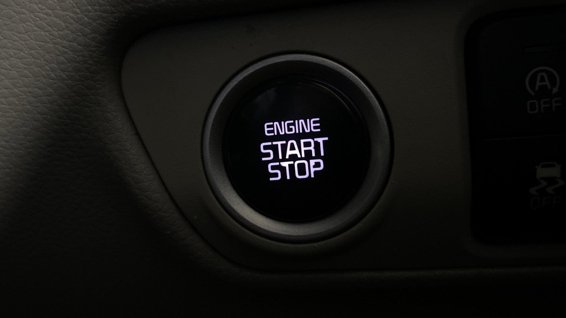 View 2023 Kia Carens Prestige 1.5 Petrol 7 STR Image 41 Used 2023 Kia Carens Prestige 1.5 Petrol 7 STR Image 41
