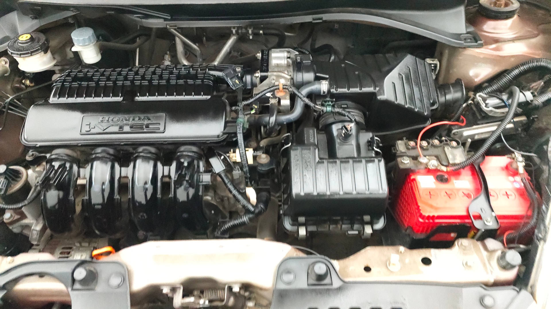 View 2015 Honda Mobilio E Diesel Image 14 Used 2015 Honda Mobilio E Diesel Image 14