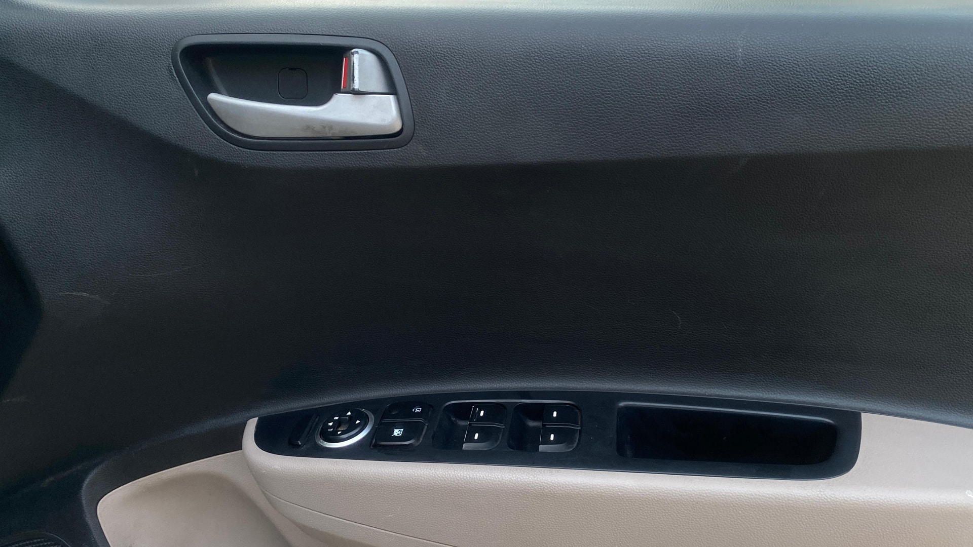 View 2014 Hyundai Xcent E Petrol Image 33 Used 2014 Hyundai Xcent E Petrol Image 33