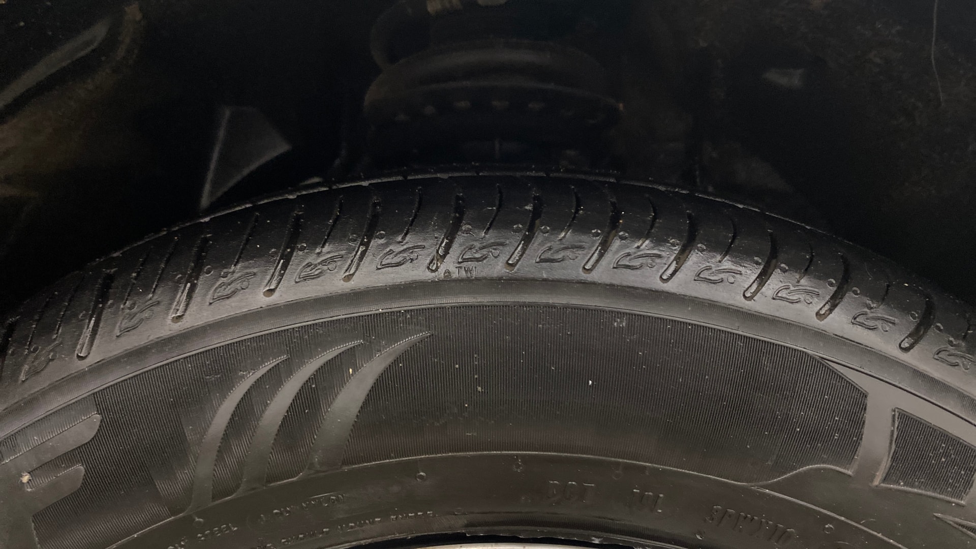 View 2025 Mahindra XUV 3XO AX5 1.2 L TCMPFi AT Image 25 Used 2025 Mahindra XUV 3XO AX5 1.2 L TCMPFi AT Image 25