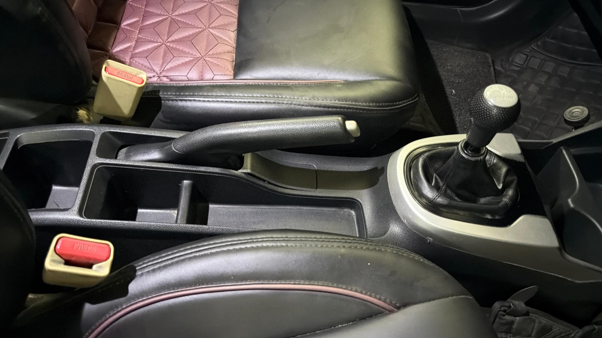 View 2015 Honda Jazz E MT Diesel Image 39 Used 2015 Honda Jazz E MT Diesel Image 39