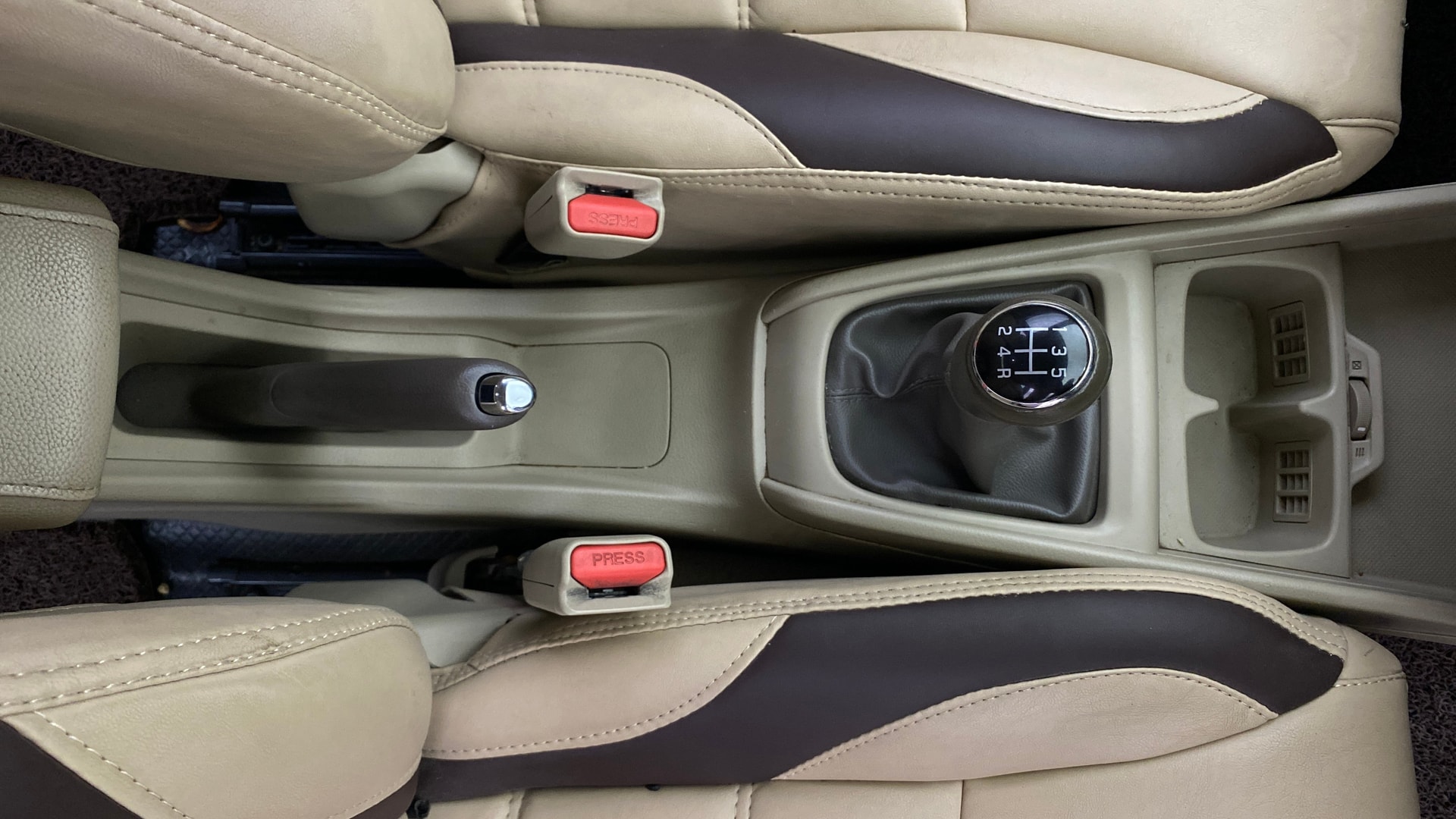 View 2020 Maruti Suzuki 1000 Base Variant Image 40 Used 2020 Maruti Suzuki 1000 Base Variant Image 40