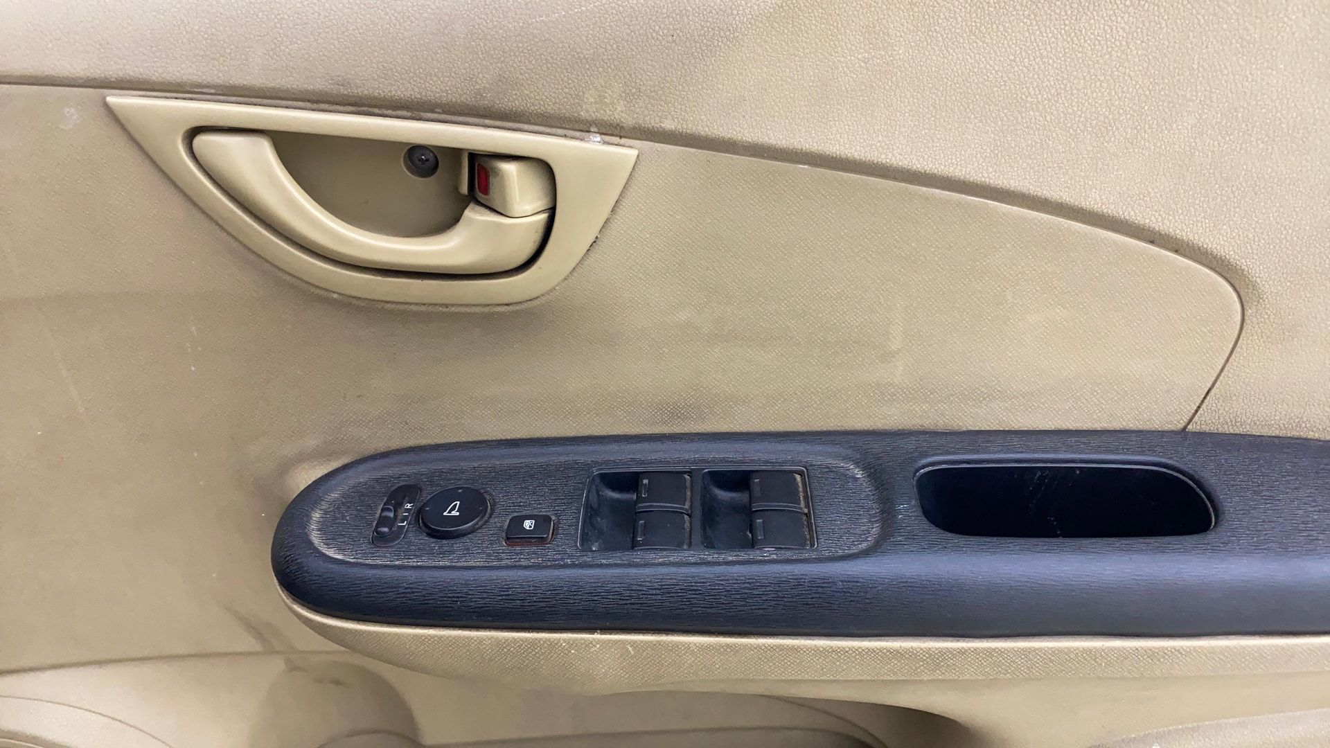 View 2014 Honda Amaze E MT Petrol BS IV Image 32 Used 2014 Honda Amaze E MT Petrol BS IV Image 32