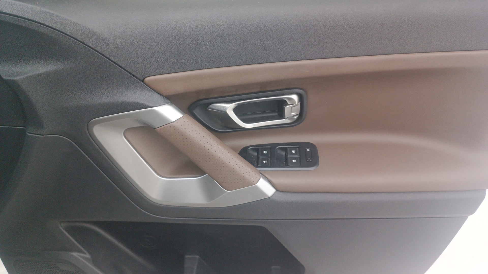 View 2023 Tata Harrier XE Image 35 Used 2023 Tata Harrier XE Image 35