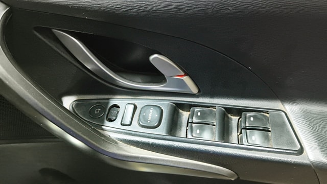 View Mahindra XUV500 Image 41 Used Mahindra XUV500 Image 41