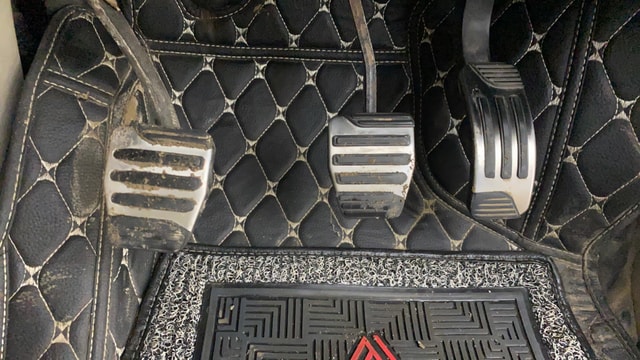 View Mahindra XUV500 Image 30 Used Mahindra XUV500 Image 30
