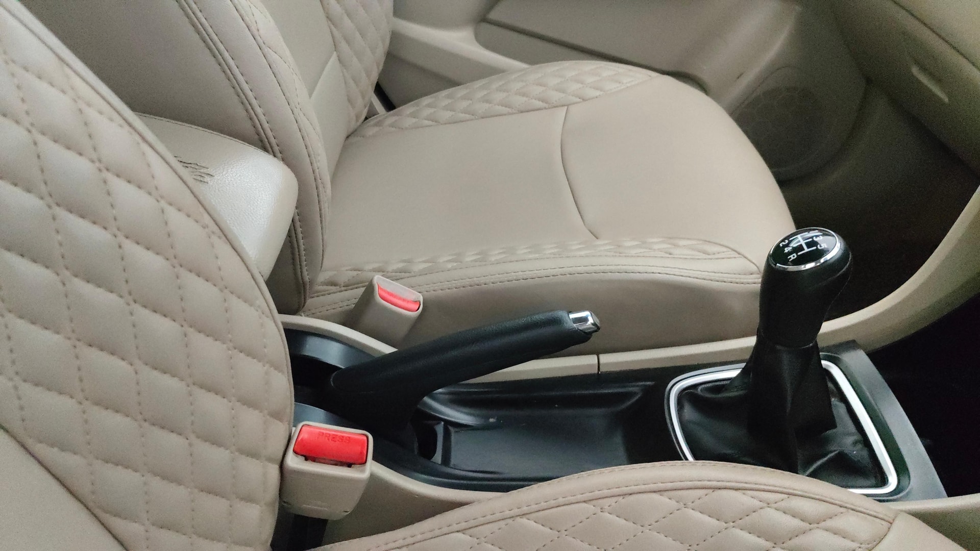 View 2018 Maruti Suzuki 1000 Base Variant Image 38 Used 2018 Maruti Suzuki 1000 Base Variant Image 38