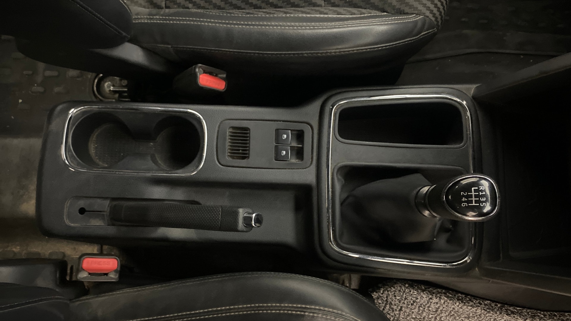 View 2023 Mahindra Thar AX Standard Manual Soft Top 6 Seater Image 37 Used 2023 Mahindra Thar AX Standard Manual Soft Top 6 Seater Image 37