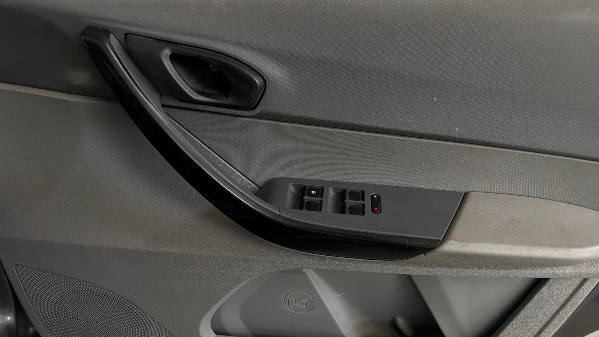 View 2020 Tata Tigor XE Diesel Image 32 Used 2020 Tata Tigor XE Diesel Image 32