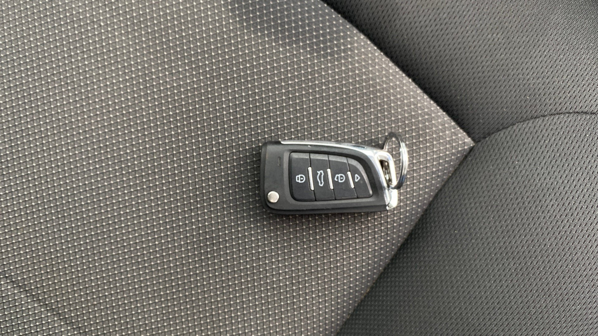 View 2019 Tata Tiago Revotorq XB Image 26 Used 2019 Tata Tiago Revotorq XB Image 26