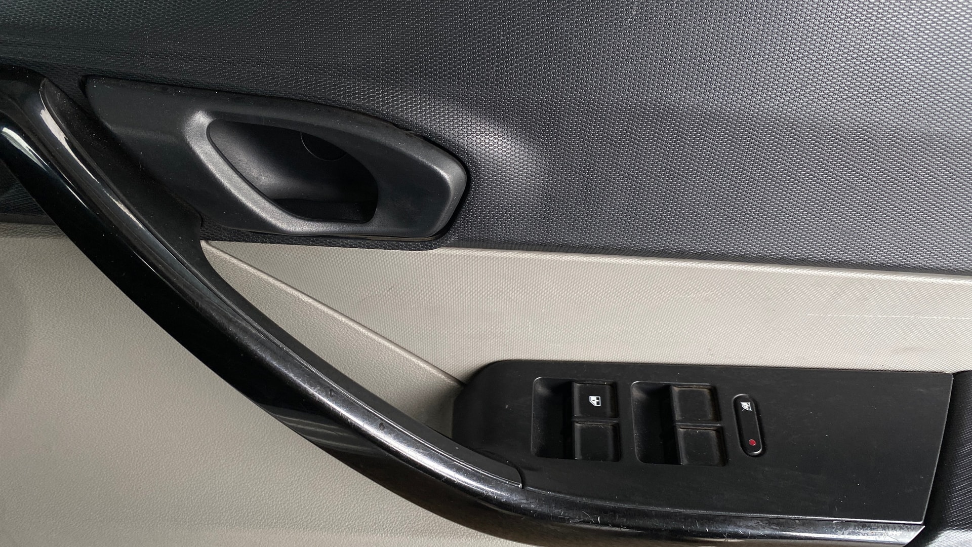 View 2019 Tata Tiago Revotorq XB Image 32 Used 2019 Tata Tiago Revotorq XB Image 32