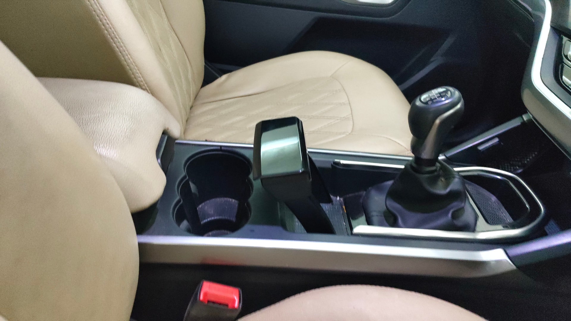 View 2022 Tata Harrier XE Image 40 Used 2022 Tata Harrier XE Image 40