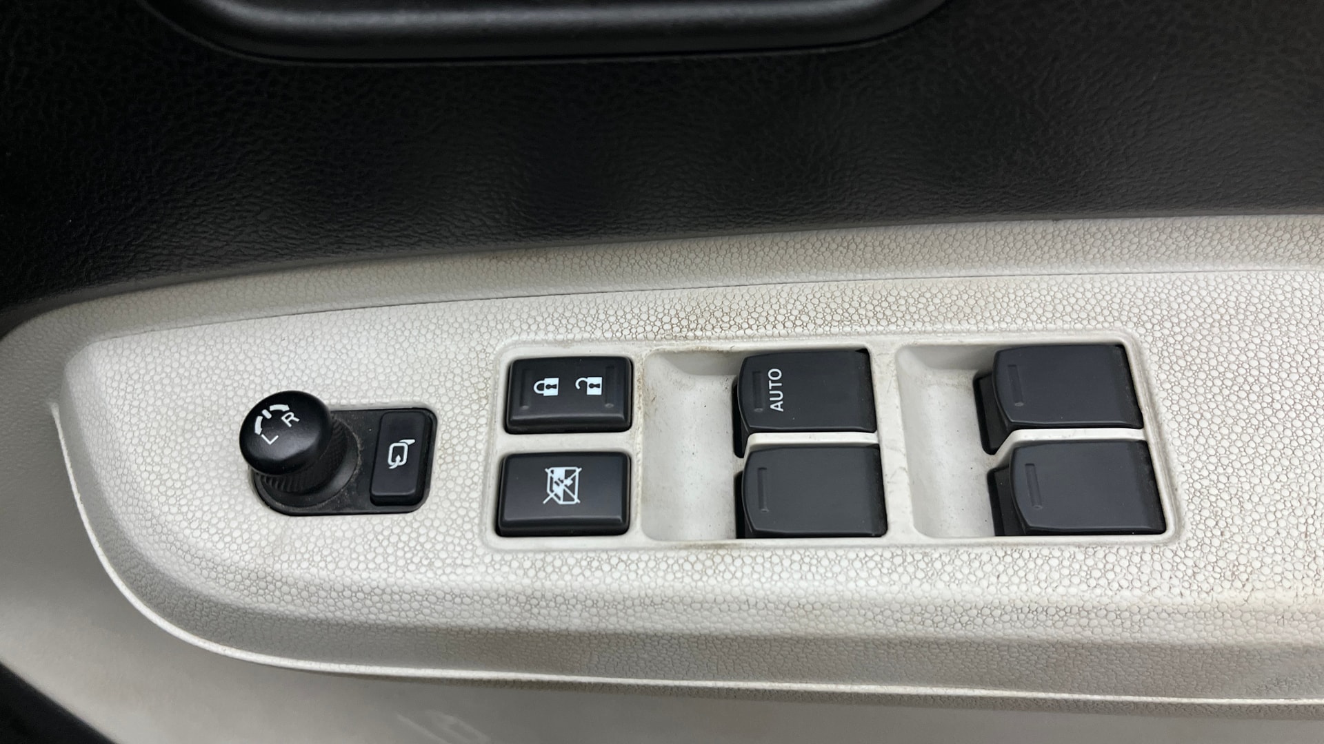 View 2022 Maruti Suzuki 1000 Base Variant Image 38 Used 2022 Maruti Suzuki 1000 Base Variant Image 38