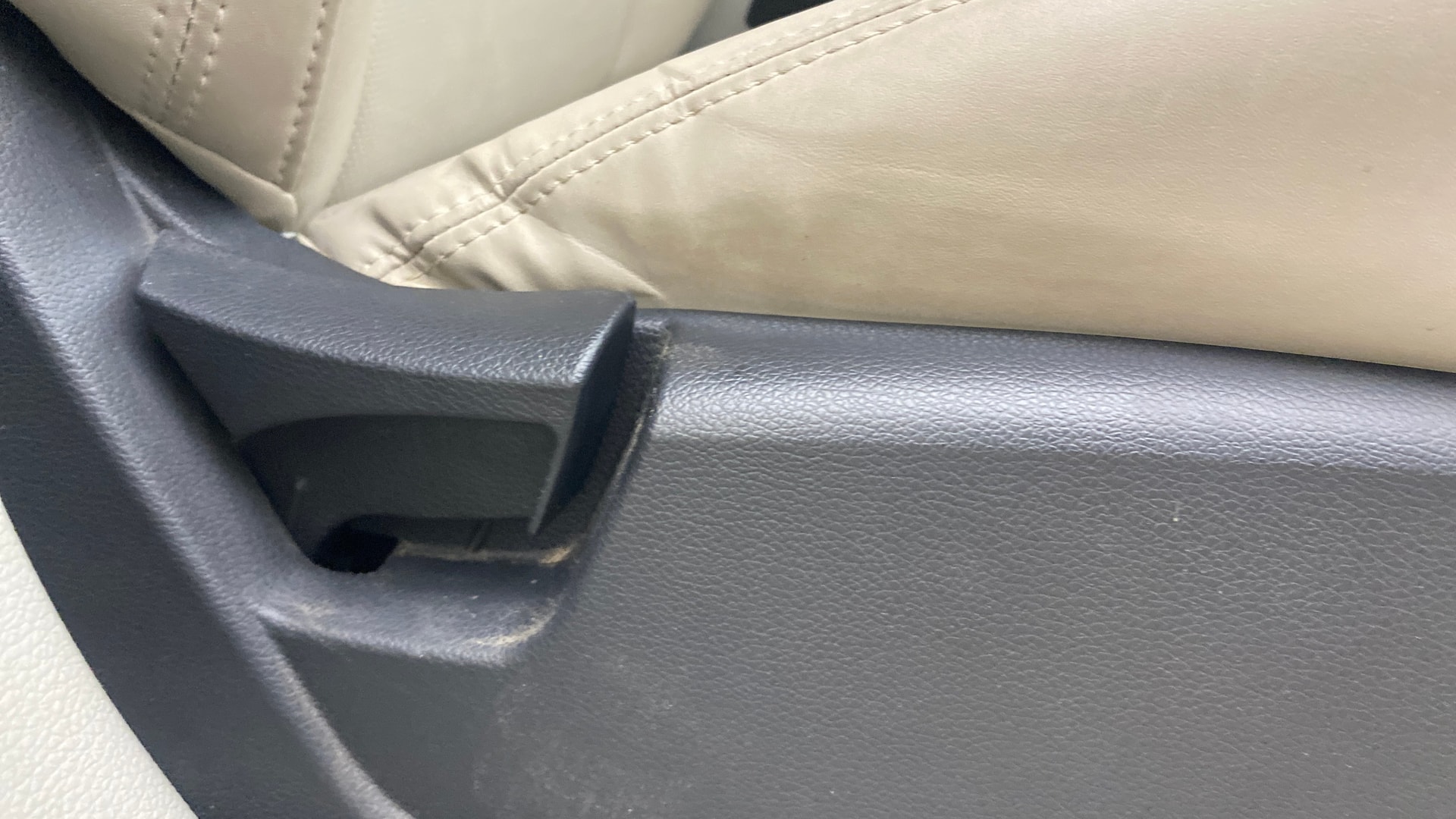 Used 2023 Mahindra XUV300 Used 2023 Mahindra XUV300