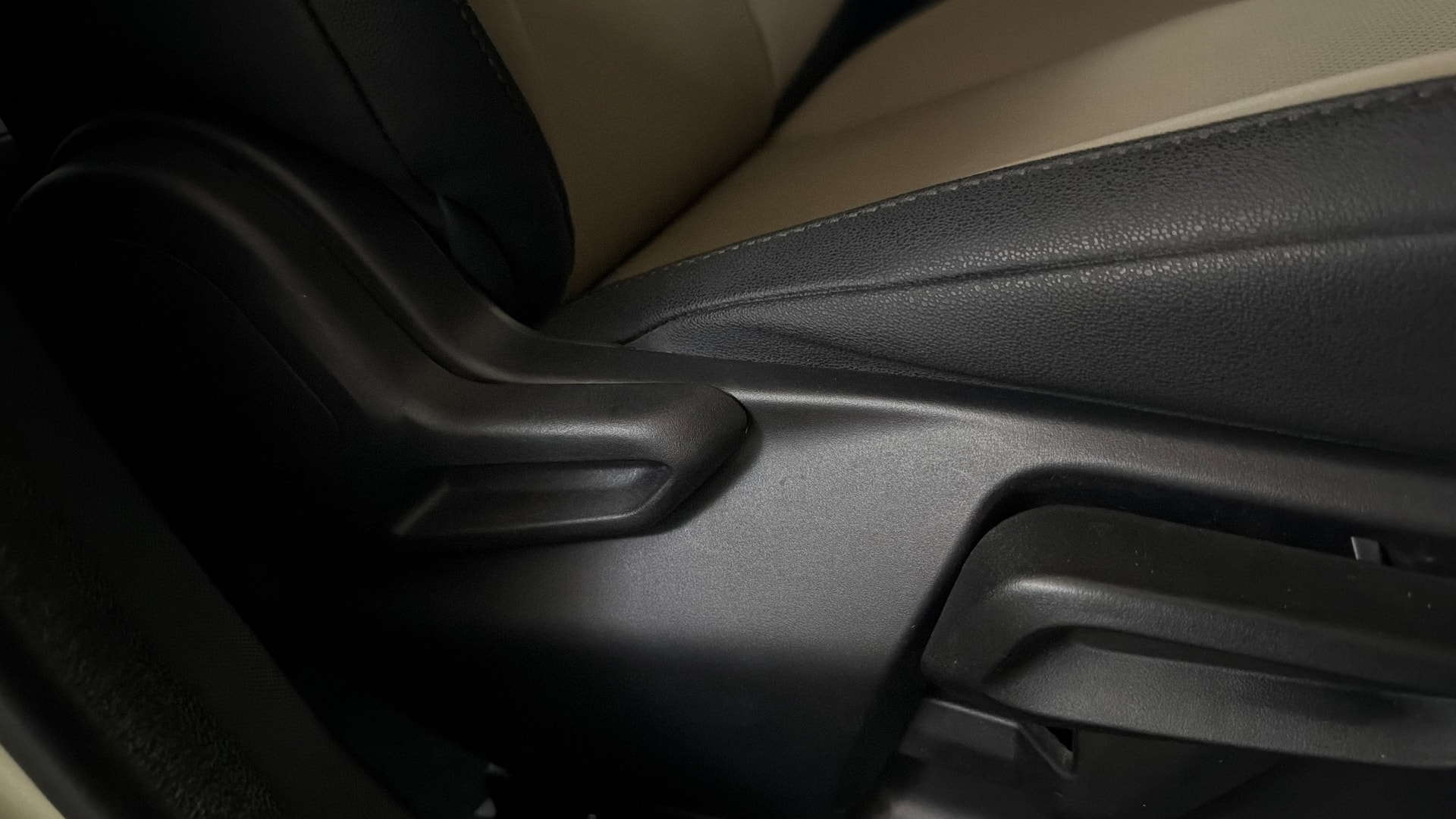 View 2024 Tata Nexon Revotron XE Image 11 Used 2024 Tata Nexon Revotron XE Image 11