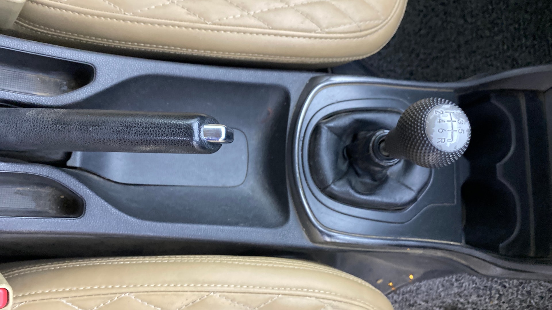View 2015 Honda City ZX MT Diesel Anniversary Edition Image 42 Used 2015 Honda City ZX MT Diesel Anniversary Edition Image 42