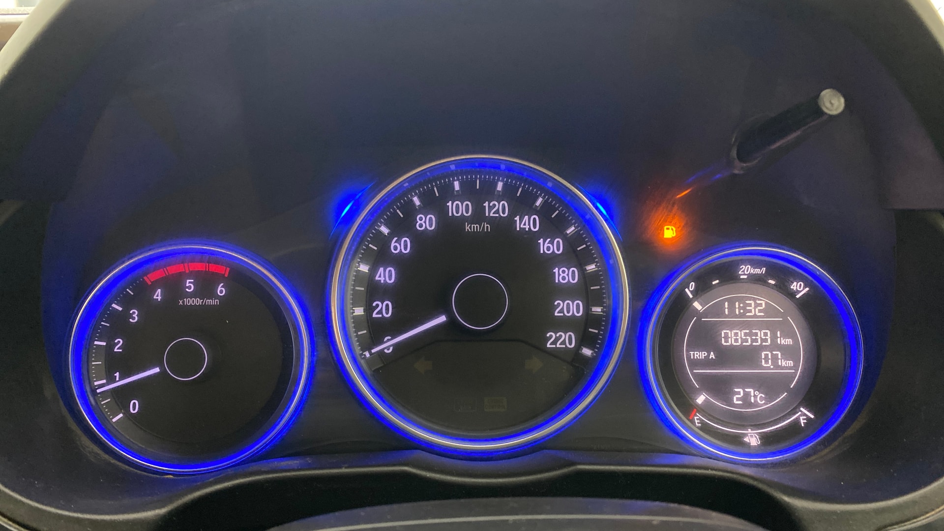 View 2015 Honda City ZX MT Diesel Anniversary Edition Image 21 Used 2015 Honda City ZX MT Diesel Anniversary Edition Image 21