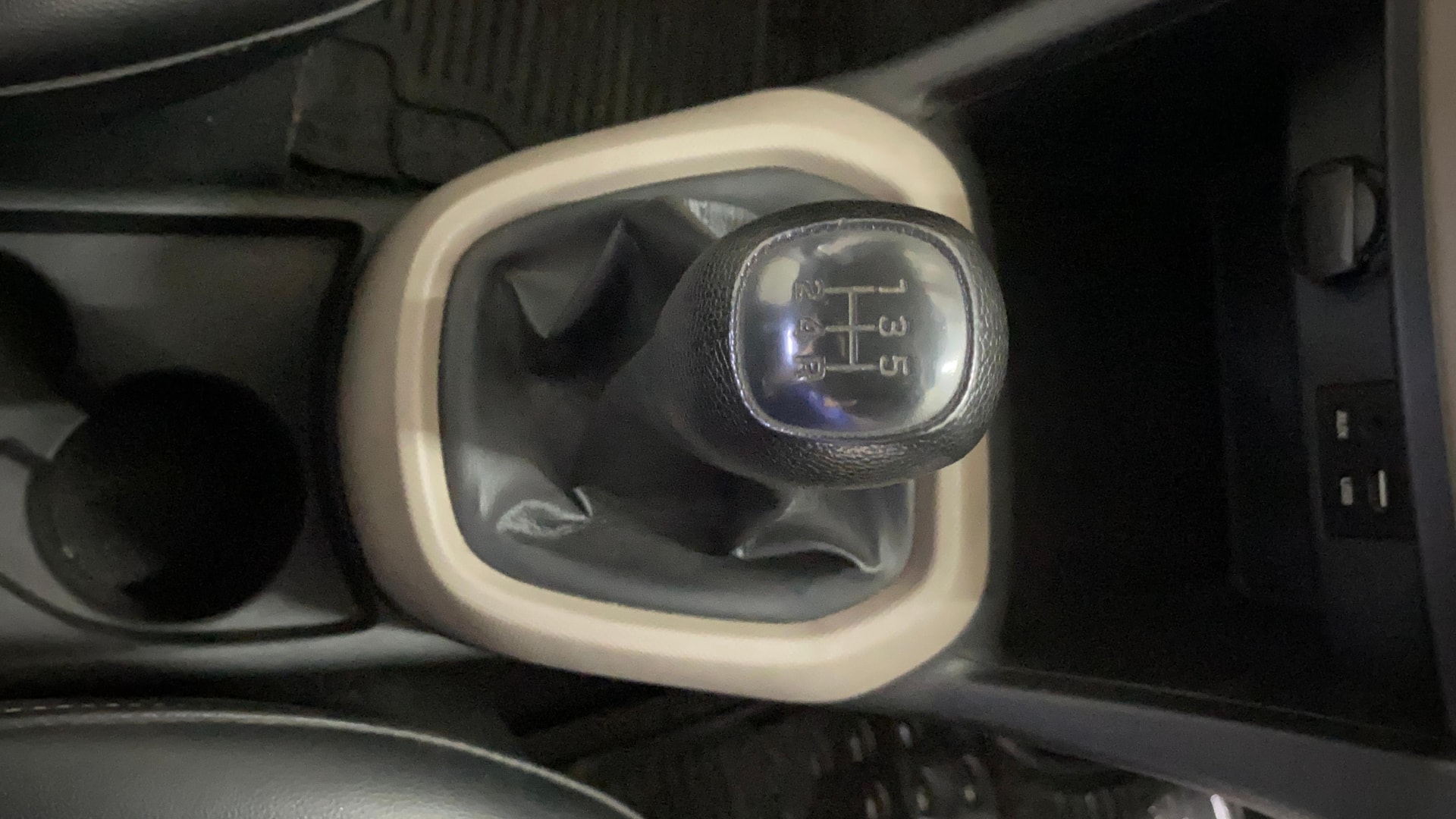 View 2018 Hyundai Grand i10 Magna 1.2 Kappa VTVT Image 37 Used 2018 Hyundai Grand i10 Magna 1.2 Kappa VTVT Image 37