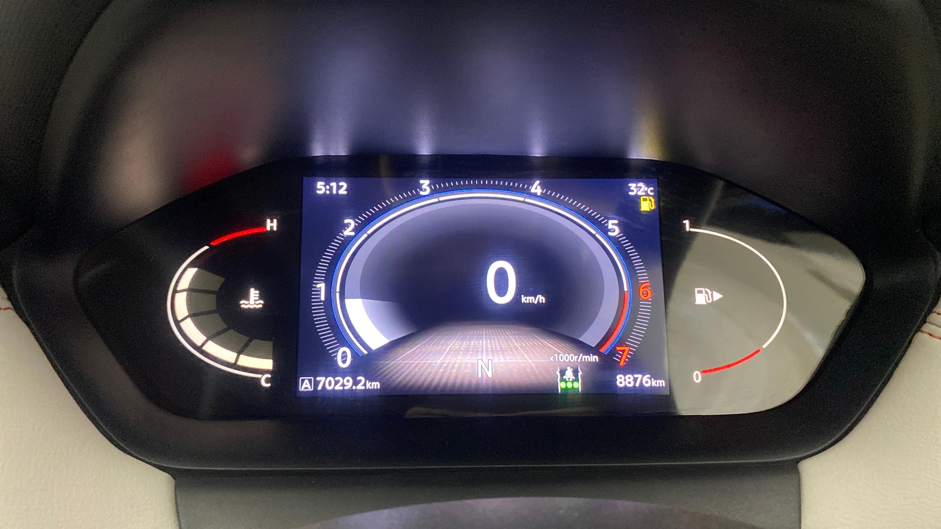View 2025 Nissan Magnite Tekna B4D 1.0 Petrol AMT Image 36 Used 2025 Nissan Magnite Tekna B4D 1.0 Petrol AMT Image 36