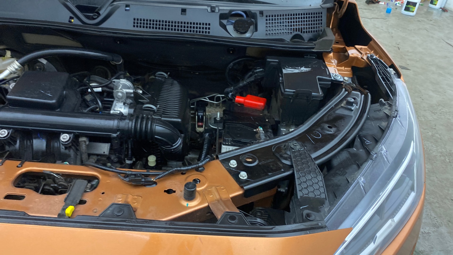 View 2025 Nissan Magnite Tekna B4D 1.0 Petrol AMT Image 14 Used 2025 Nissan Magnite Tekna B4D 1.0 Petrol AMT Image 14