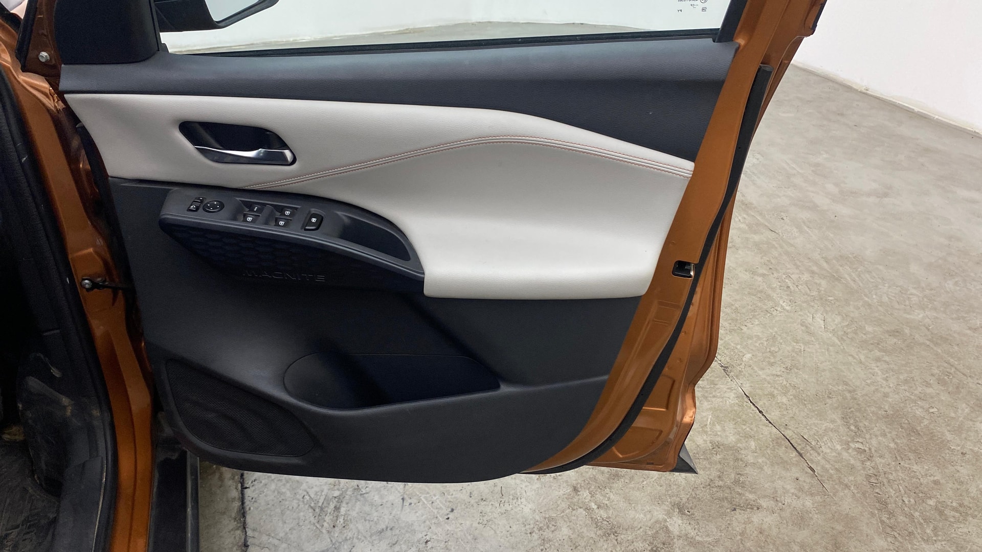 View 2025 Nissan Magnite Tekna B4D 1.0 Petrol AMT Image 34 Used 2025 Nissan Magnite Tekna B4D 1.0 Petrol AMT Image 34