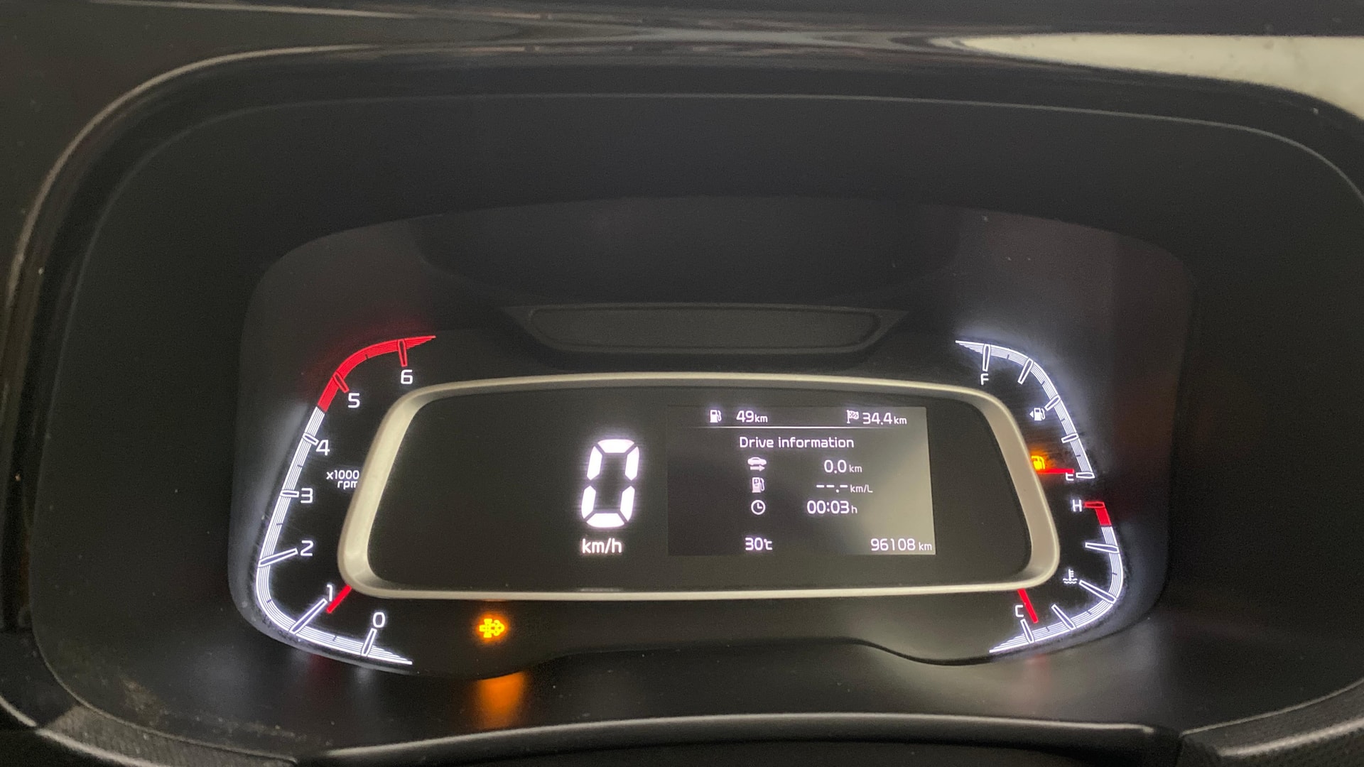 View 2022 Kia Sonet GTX Plus Diesel Image 21 Used 2022 Kia Sonet GTX Plus Diesel Image 21