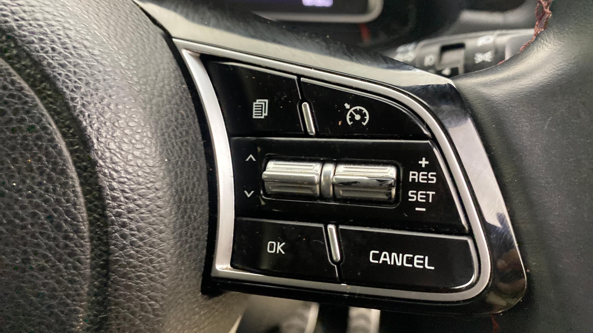 View 2022 Kia Sonet GTX Plus Diesel Image 3 Used 2022 Kia Sonet GTX Plus Diesel Image 3