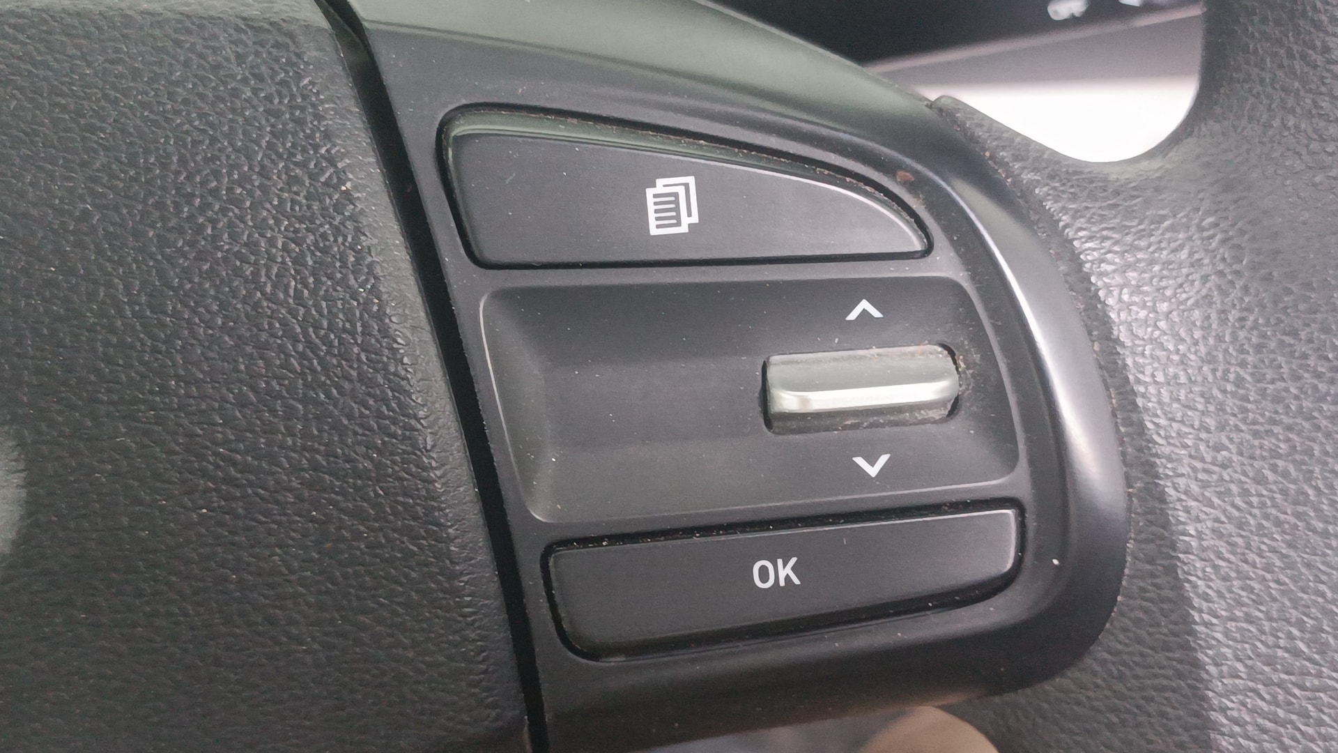 View 2025 Hyundai Venue E 1.2 Petrol BS IV Image 3 Used 2025 Hyundai Venue E 1.2 Petrol BS IV Image 3