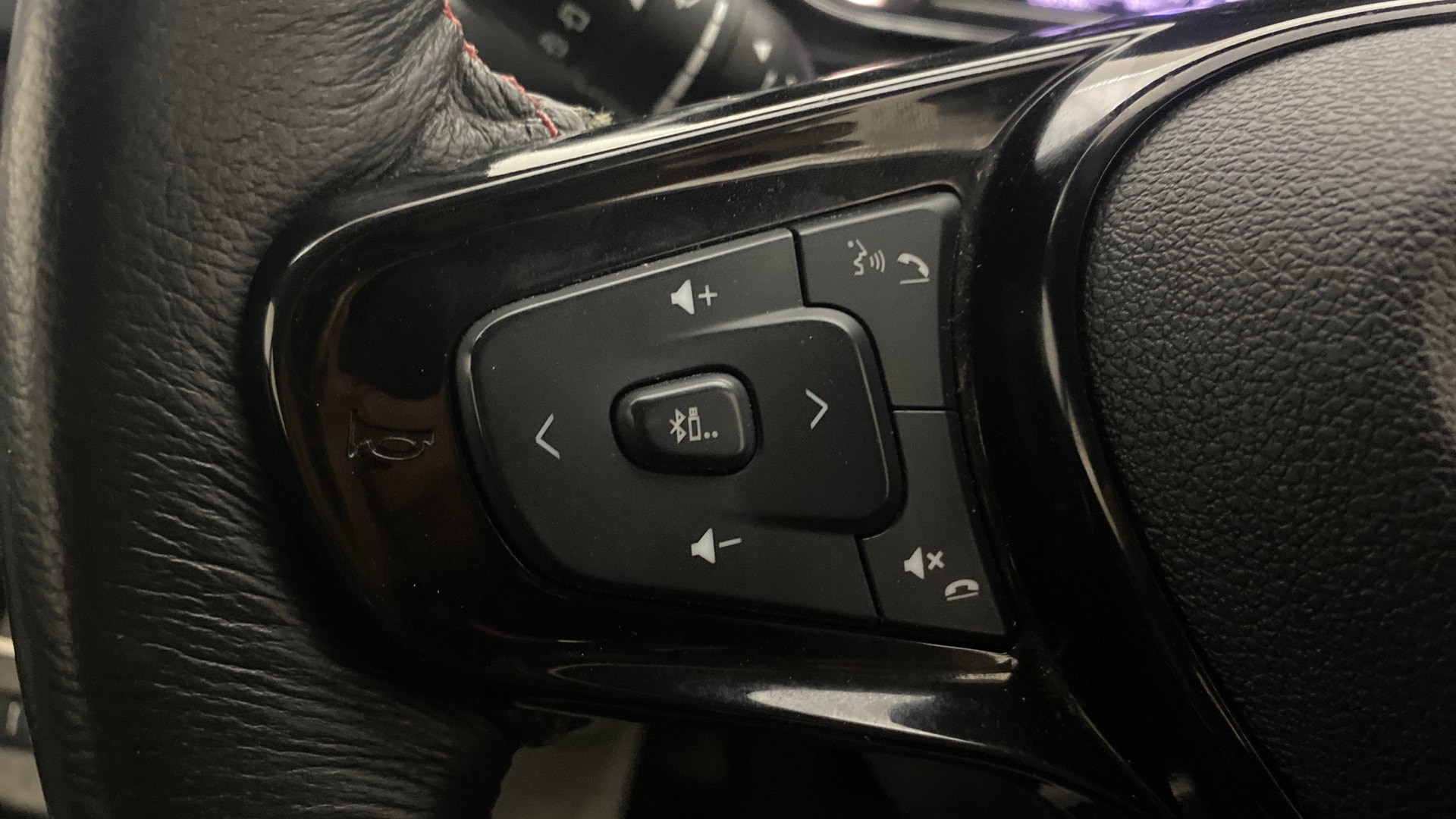 View 2021 Tata Nexon XZA Plus Diesel Image 3 Used 2021 Tata Nexon XZA Plus Diesel Image 3