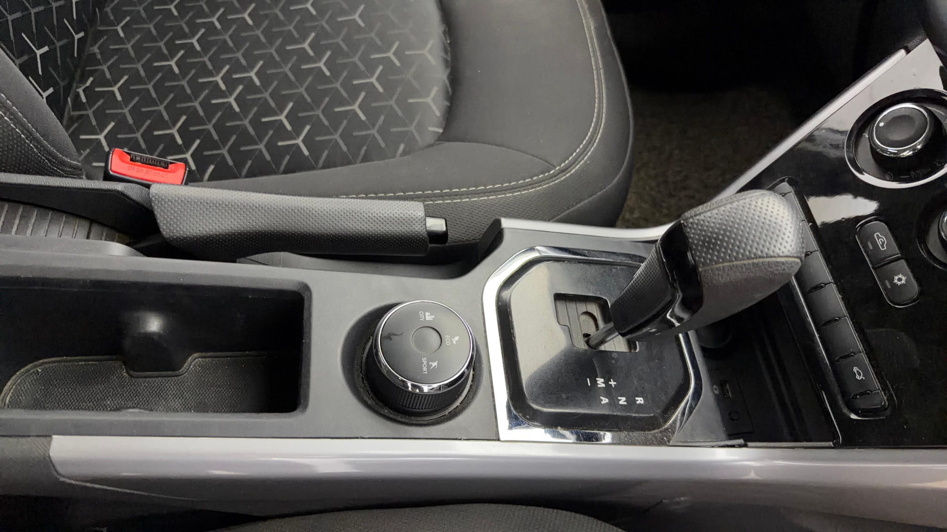 View 2022 Tata Nexon Revotron XE Image 40 Used 2022 Tata Nexon Revotron XE Image 40
