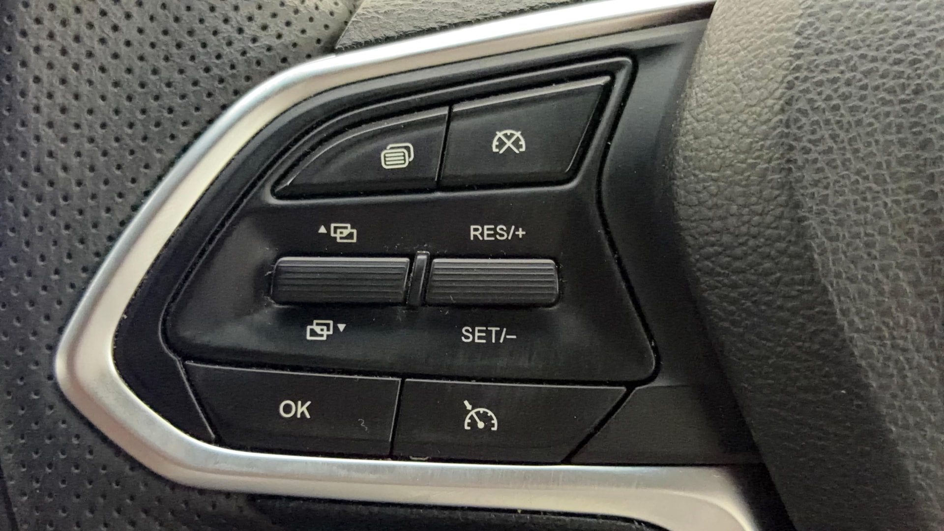 Used 2024 MG Hector Plus Used 2024 MG Hector Plus
