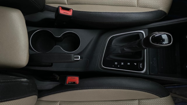 View Hyundai Verna Image 41 Used Hyundai Verna Image 41