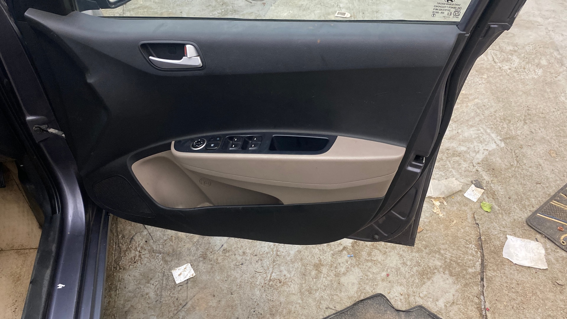 View 2017 Hyundai Grand i10 Sportz 1.2 Kappa Image 33 Used 2017 Hyundai Grand i10 Sportz 1.2 Kappa Image 33