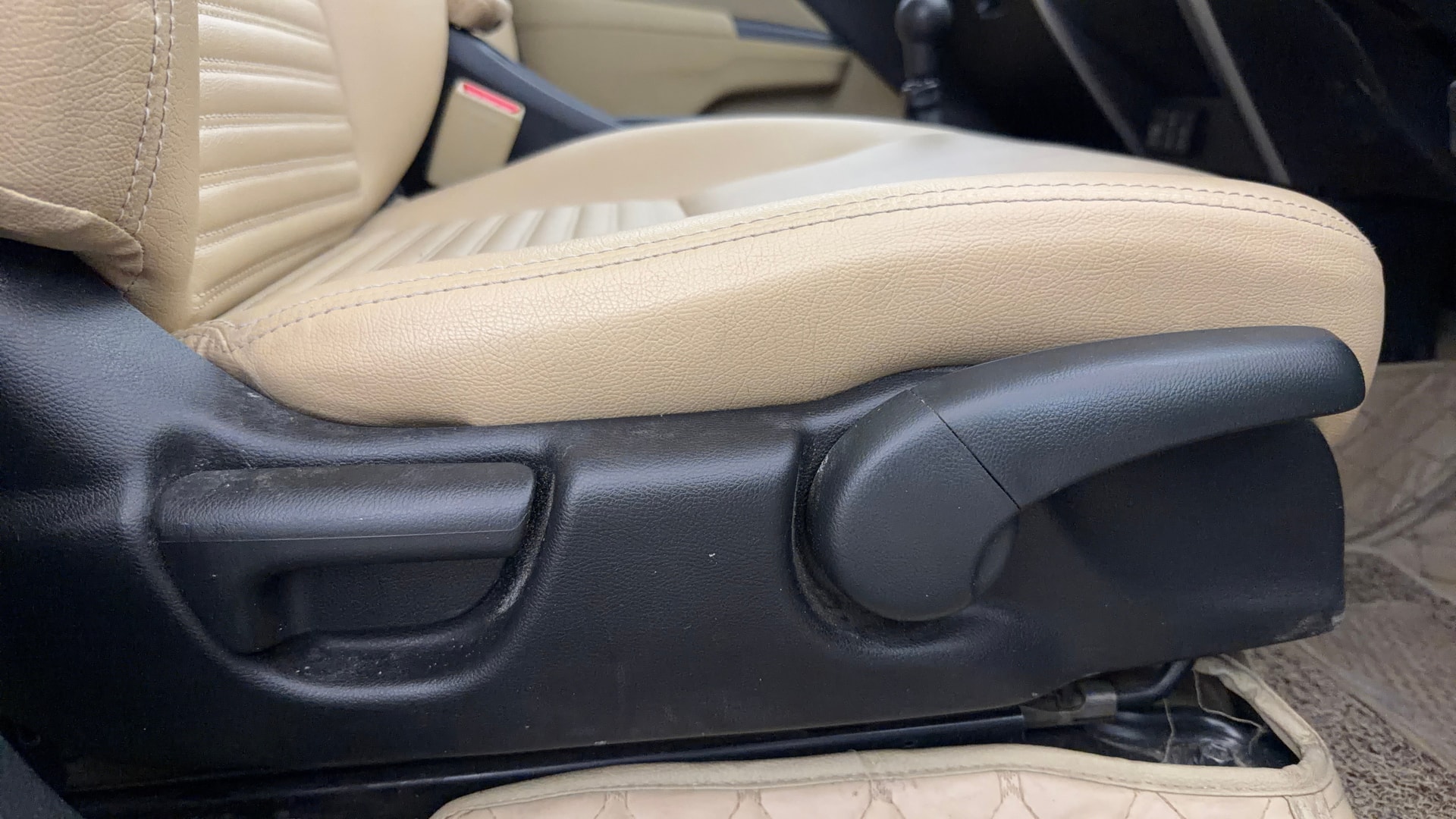 View 2022 Honda City ZX MT Diesel Anniversary Edition Image 19 Used 2022 Honda City ZX MT Diesel Anniversary Edition Image 19