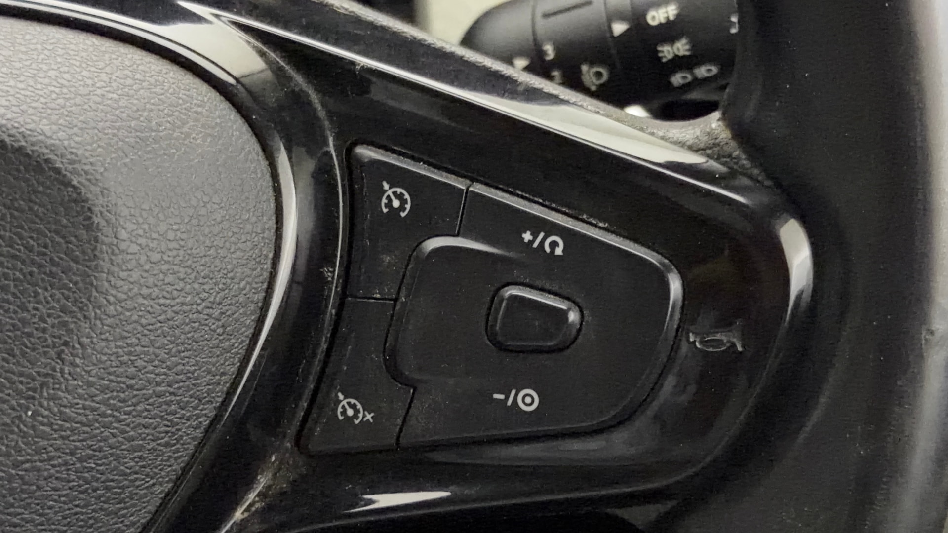 View 2022 Tata Nexon Revotron XZA Plus AMT Image 3 Used 2022 Tata Nexon Revotron XZA Plus AMT Image 3