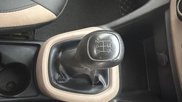View Hyundai Grand i10 Image 38 Used Hyundai Grand i10 Image 38