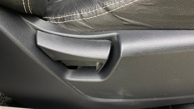 View Mahindra XUV300 Image 10 Used Mahindra XUV300 Image 10